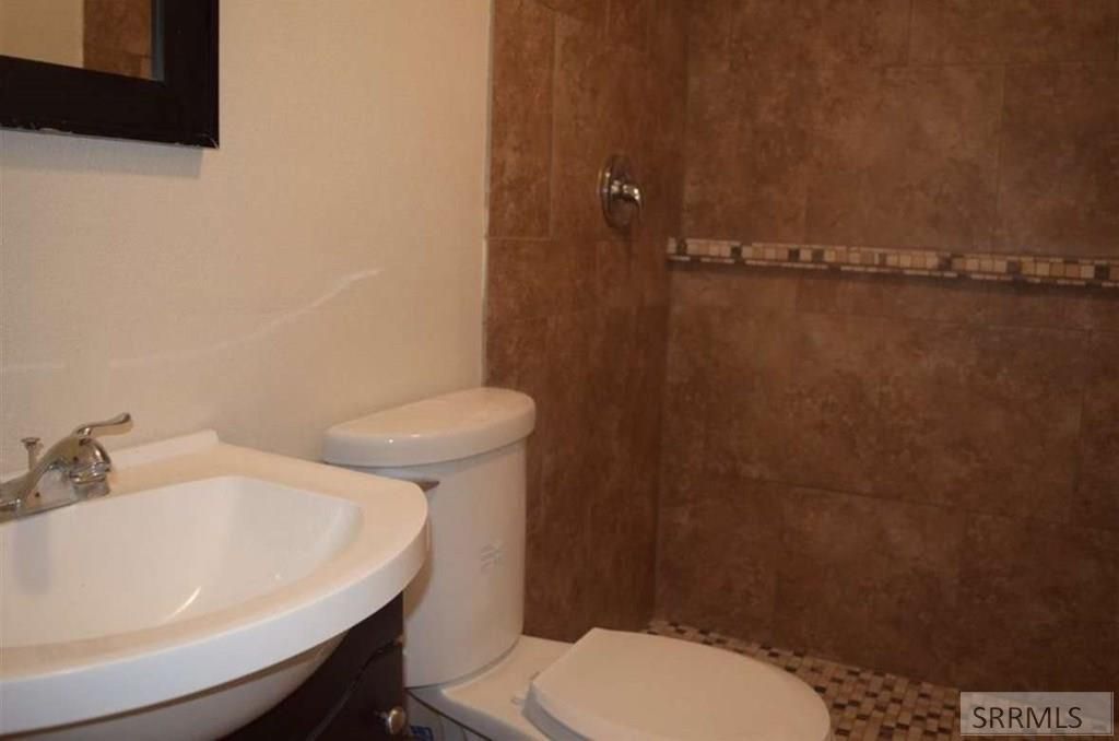 Image 7 of property listing at 856 Sawtooth Street, Chubbuck, ID 83202