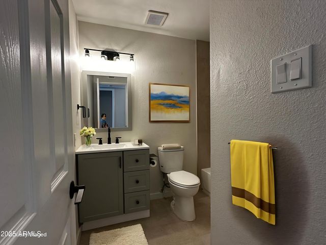 6818 S TERRACE Road, Tempe, AZ 85283