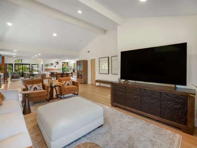 3985 Syme Drive, Carlsbad, CA 92008