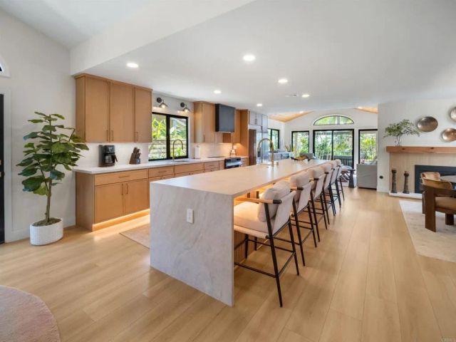 3985 Syme Drive, Carlsbad, CA 92008
