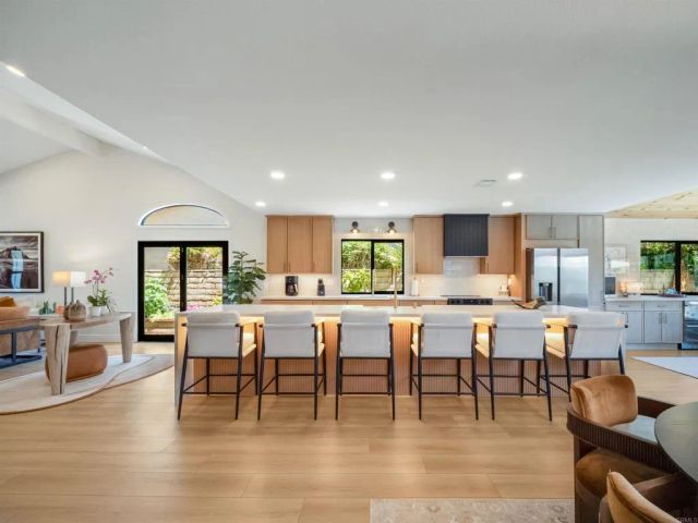3985 Syme Drive, Carlsbad, CA 92008