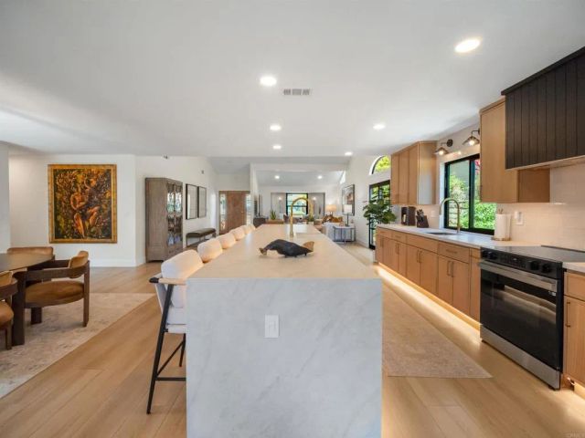 3985 Syme Drive, Carlsbad, CA 92008