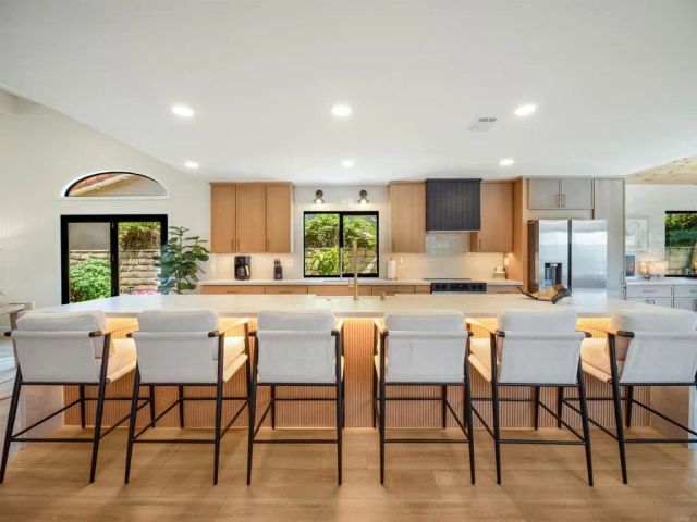 3985 Syme Drive, Carlsbad, CA 92008