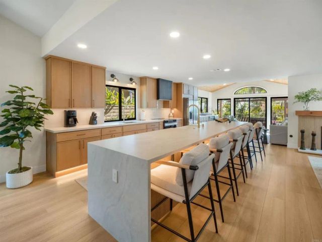 3985 Syme Drive, Carlsbad, CA 92008
