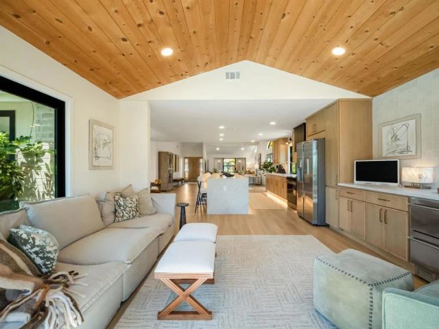 3985 Syme Drive, Carlsbad, CA 92008