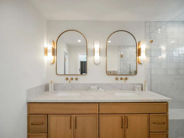 3985 Syme Drive, Carlsbad, CA 92008