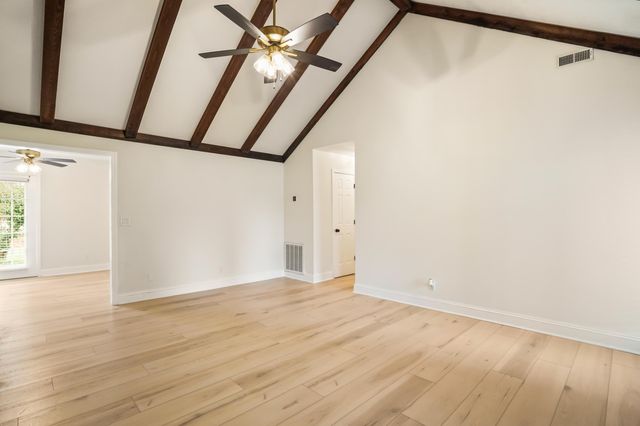 1106 Heartland Drive, Somerset, KY 42503