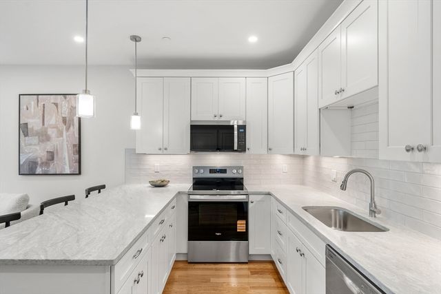 9 Downer Ct 4, Boston, MA 02122