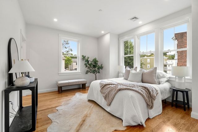 9 Downer Ct 4, Boston, MA 02122