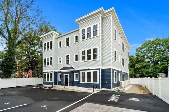 9 Downer Ct 4, Boston, MA 02122