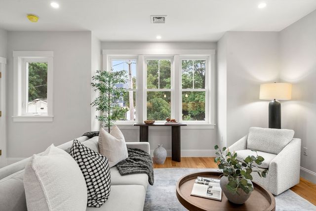 9 Downer Ct 4, Boston, MA 02122