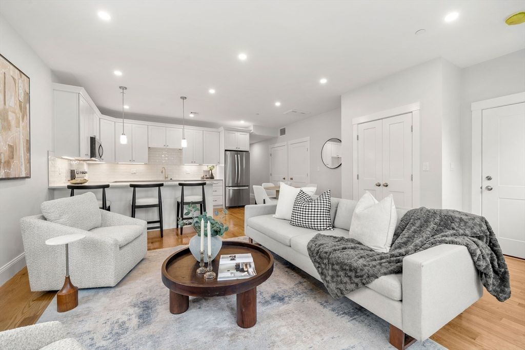 9 Downer Ct 4, Boston, MA 02122