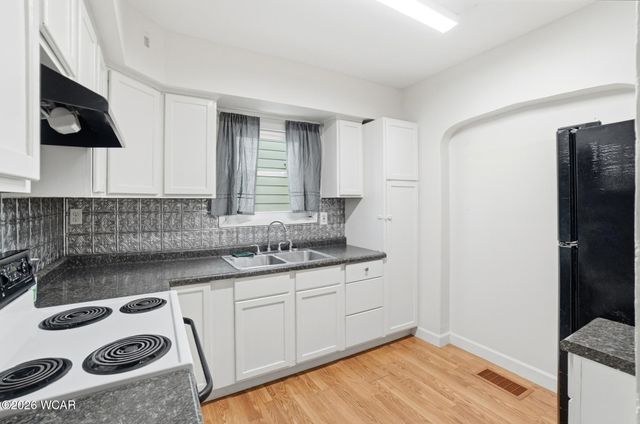 6 Oakwood Place, Lima, OH 45804