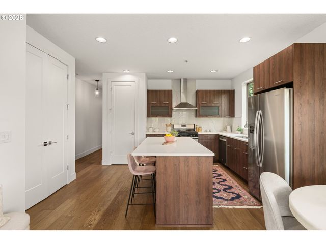 325 N EMERSON St D, Portland, OR 97217