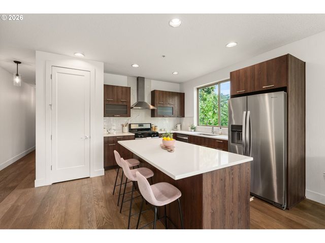 325 N EMERSON St D, Portland, OR 97217
