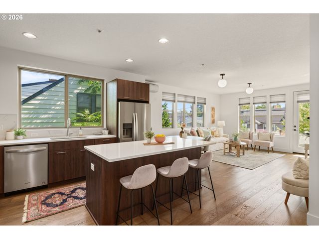 325 N EMERSON St D, Portland, OR 97217