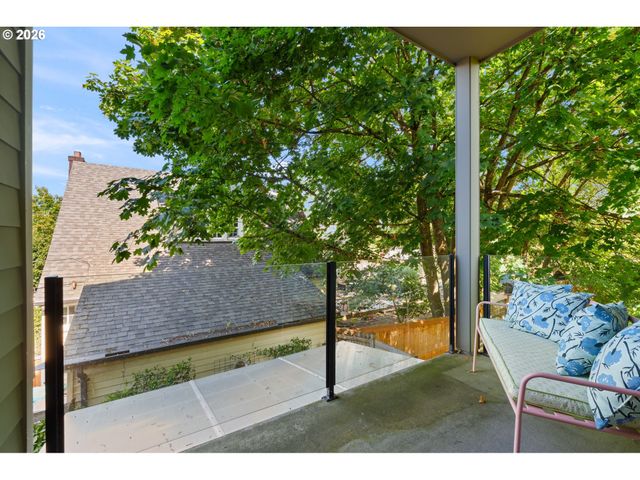 325 N EMERSON St D, Portland, OR 97217