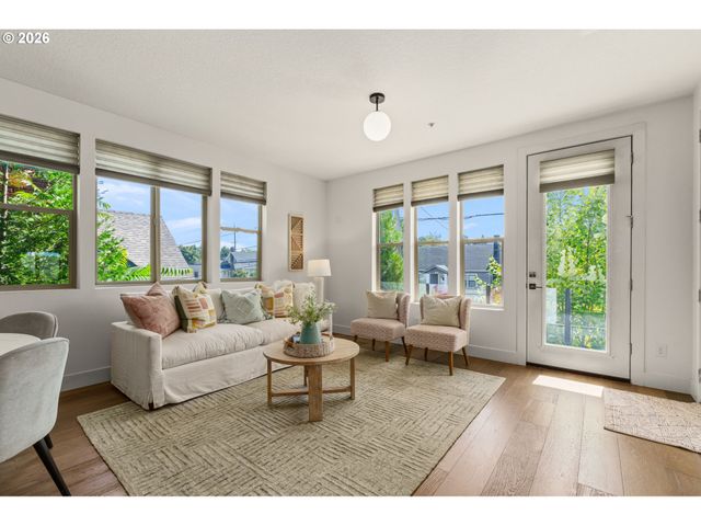 325 N EMERSON St D, Portland, OR 97217