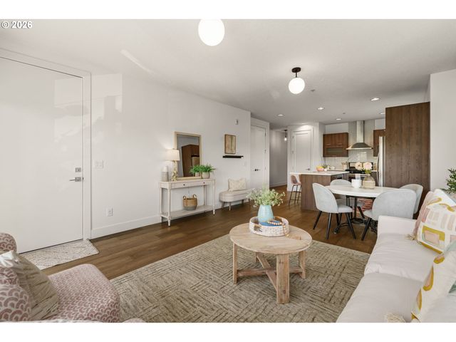 325 N EMERSON St D, Portland, OR 97217