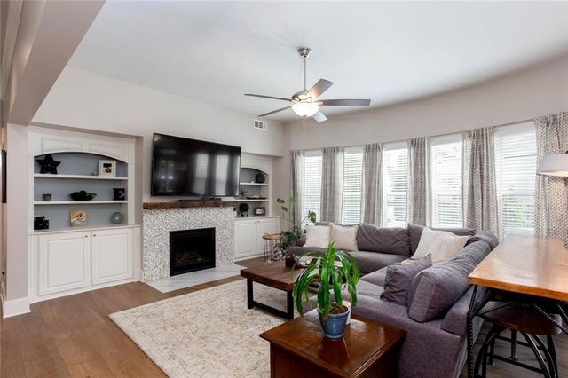 802 Omaha Place, Kennesaw, GA 30152