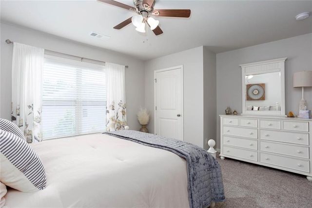 802 Omaha Place, Kennesaw, GA 30152