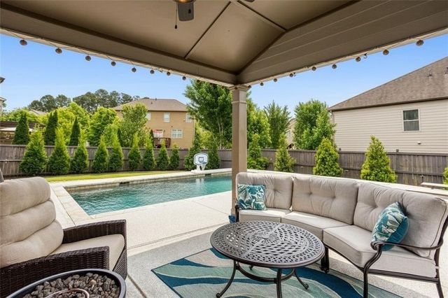 802 Omaha Place, Kennesaw, GA 30152