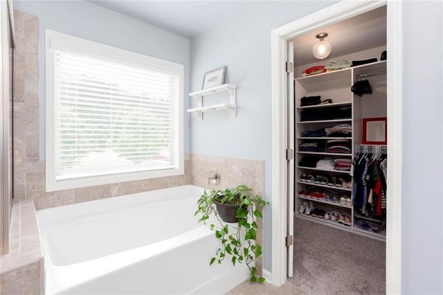 802 Omaha Place, Kennesaw, GA 30152
