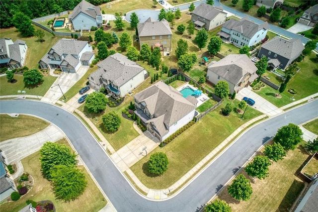 802 Omaha Place, Kennesaw, GA 30152