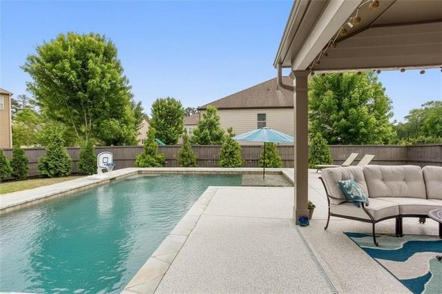 802 Omaha Place, Kennesaw, GA 30152