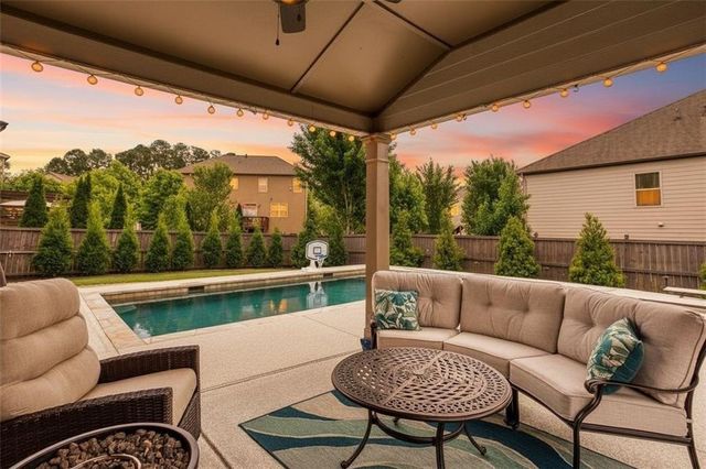 802 Omaha Place, Kennesaw, GA 30152