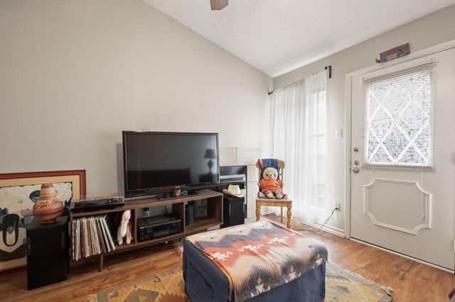 806 W 24th ST 323, Austin, TX 78705