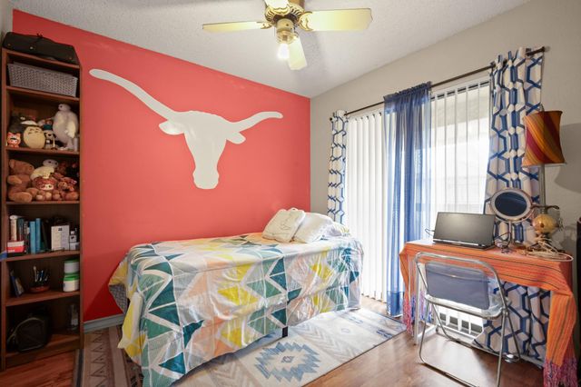 806 W 24th ST 323, Austin, TX 78705