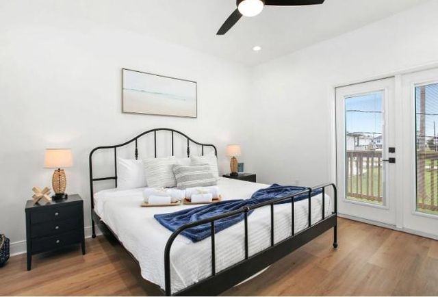 4011 Grayson Drive, Galveston, TX 77554