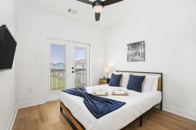 4011 Grayson Drive, Galveston, TX 77554