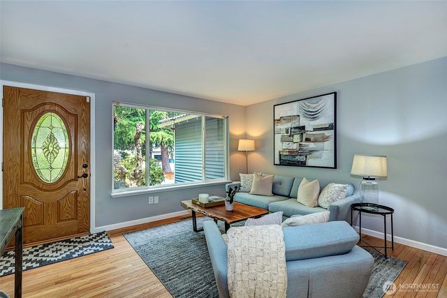 12815 98th Place NE, Kirkland, WA 98034