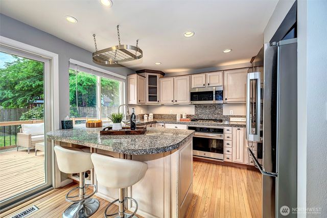 12815 98th Place NE, Kirkland, WA 98034