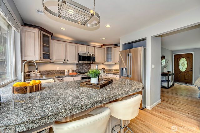 12815 98th Place NE, Kirkland, WA 98034