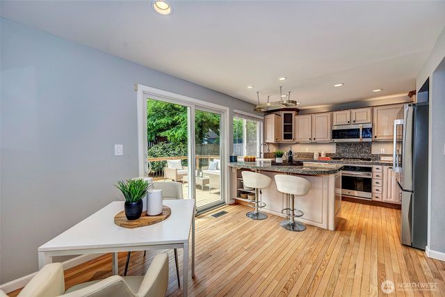 12815 98th Place NE, Kirkland, WA 98034