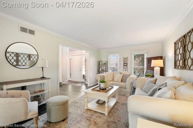 8983 Quail Circle, Plymouth, MI 48170