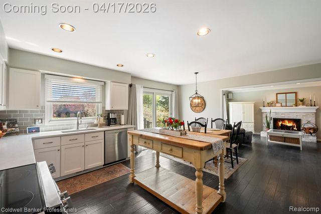 8983 Quail Circle, Plymouth, MI 48170