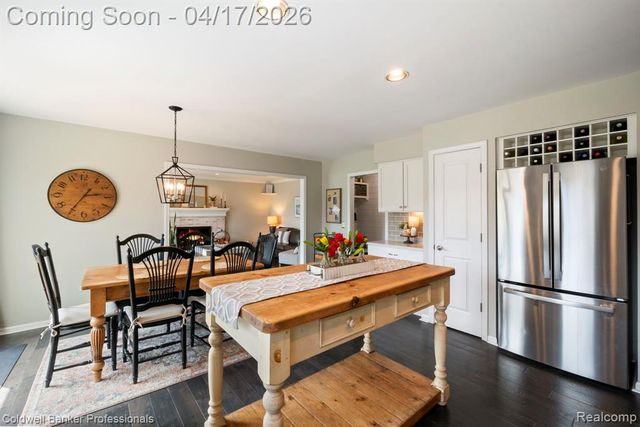 8983 Quail Circle, Plymouth, MI 48170