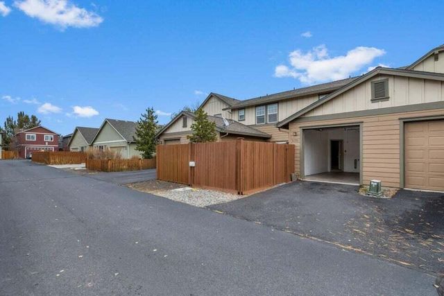 61704 Marigold Lane, Bend, OR 97702