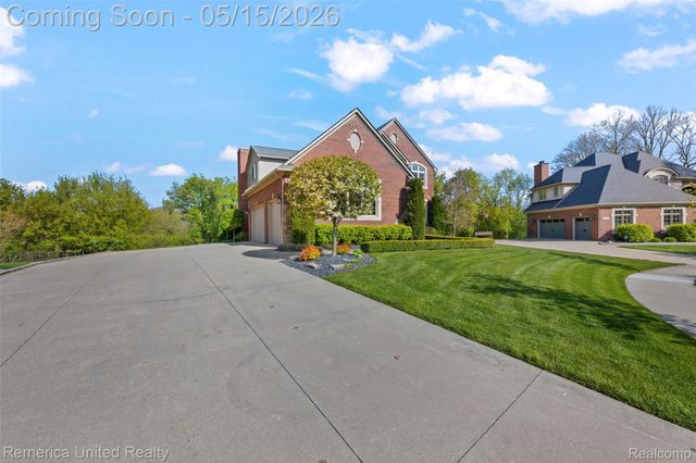 61151 Palomino Court, Lyon Charter Township, MI 48178