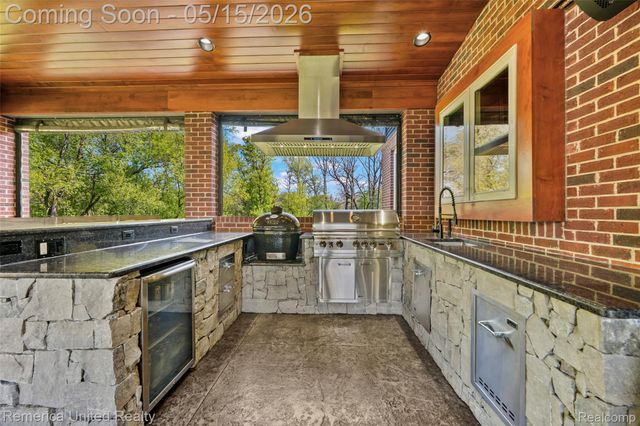 61151 Palomino Court, Lyon Charter Township, MI 48178
