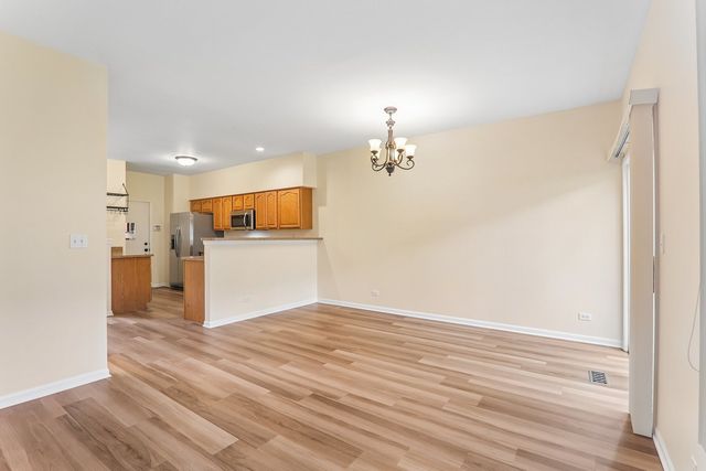 984 Parkhill Circle, Aurora, IL 60502