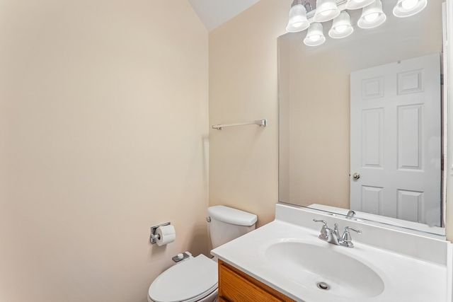 984 Parkhill Circle, Aurora, IL 60502