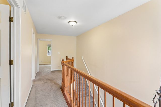 984 Parkhill Circle, Aurora, IL 60502