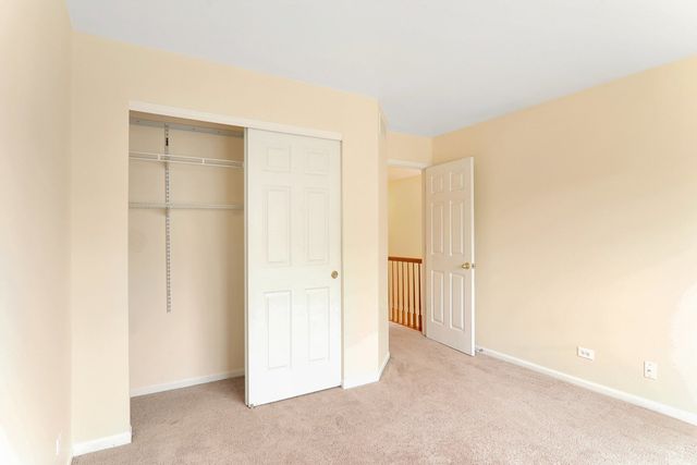 984 Parkhill Circle, Aurora, IL 60502