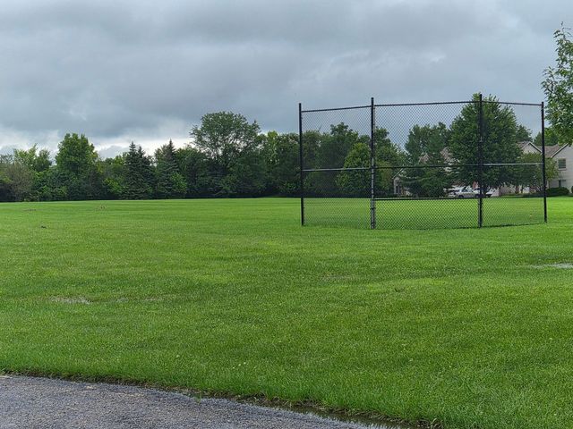 984 Parkhill Circle, Aurora, IL 60502