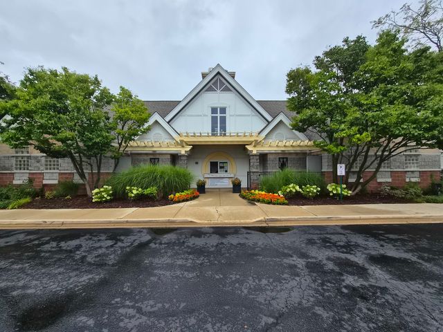 984 Parkhill Circle, Aurora, IL 60502